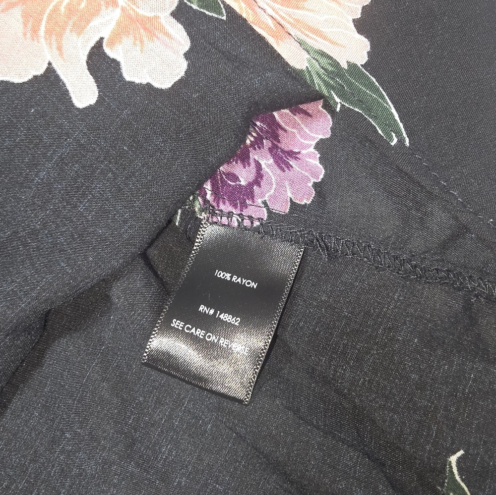 TORRID Harper Challis Button-Front 3/4 Sleeve Floral Blouse. Torrid Size 4 - Picture 8 of 12